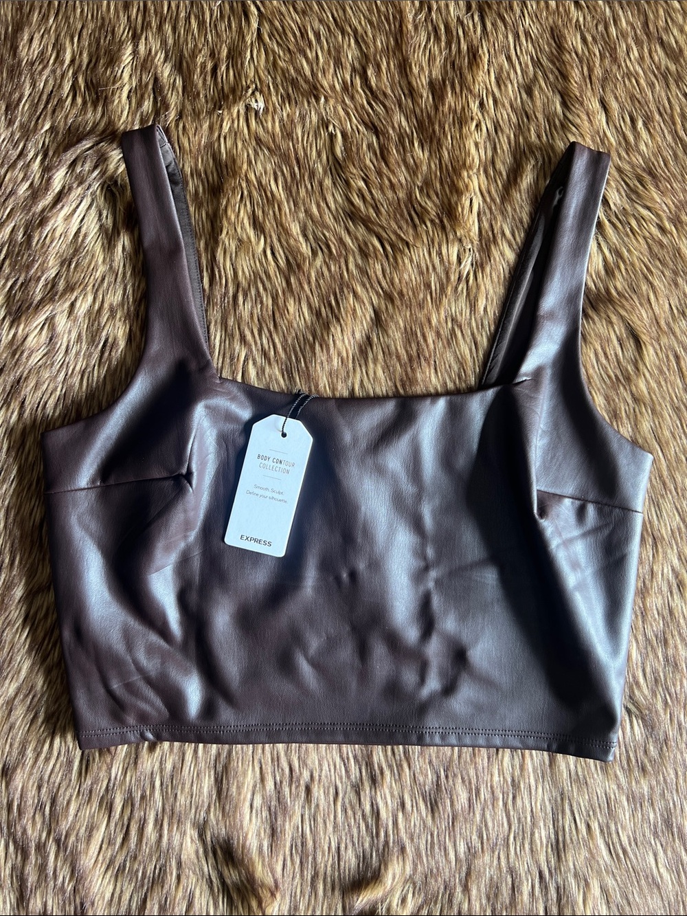 NWT Express Body Contour Cropped Tabk